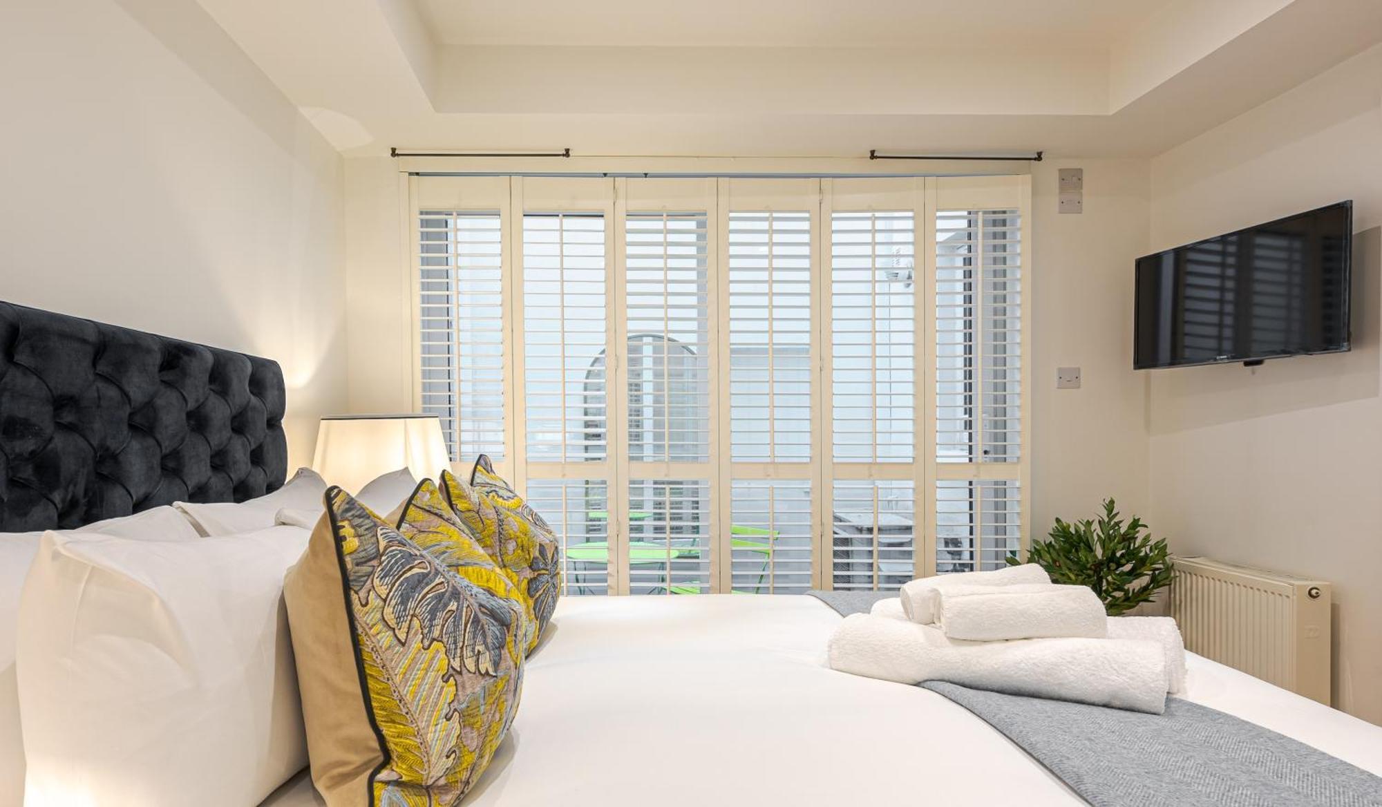 Chic Belgravia Hideaway With Private Patio 10 Mins To Harrods London Ngoại thất bức ảnh