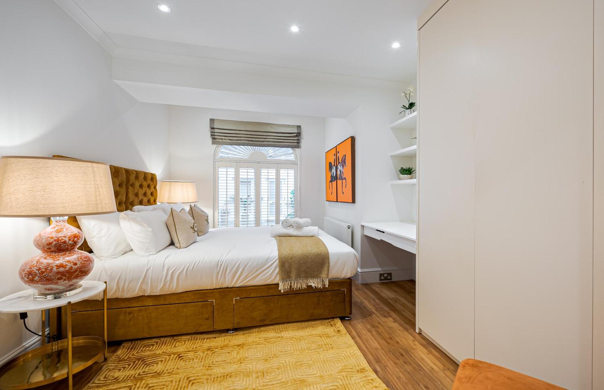 Chic Belgravia Hideaway With Private Patio 10 Mins To Harrods London Ngoại thất bức ảnh